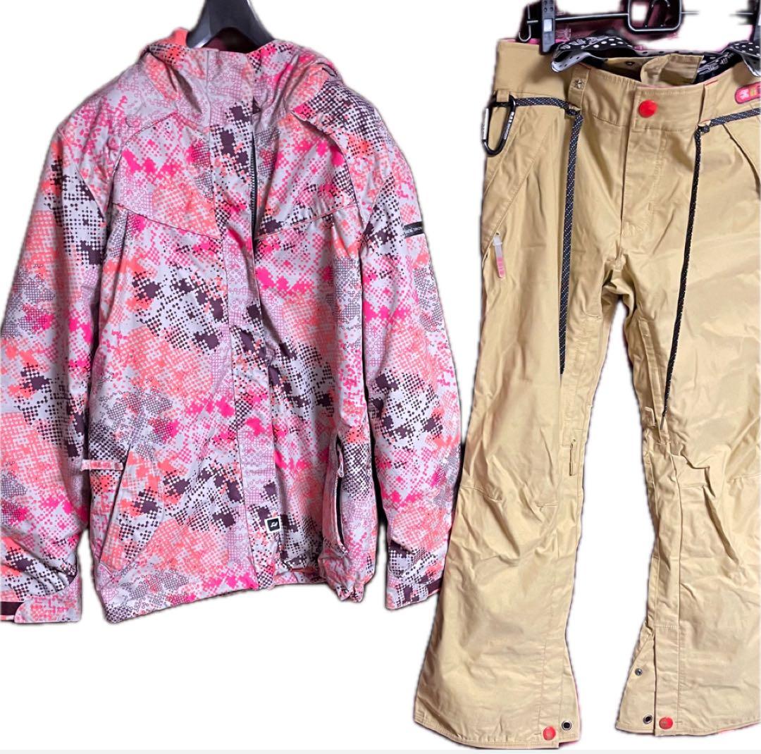 X-niXスノーボードパンツ とRIDE BOARDS ジャケット