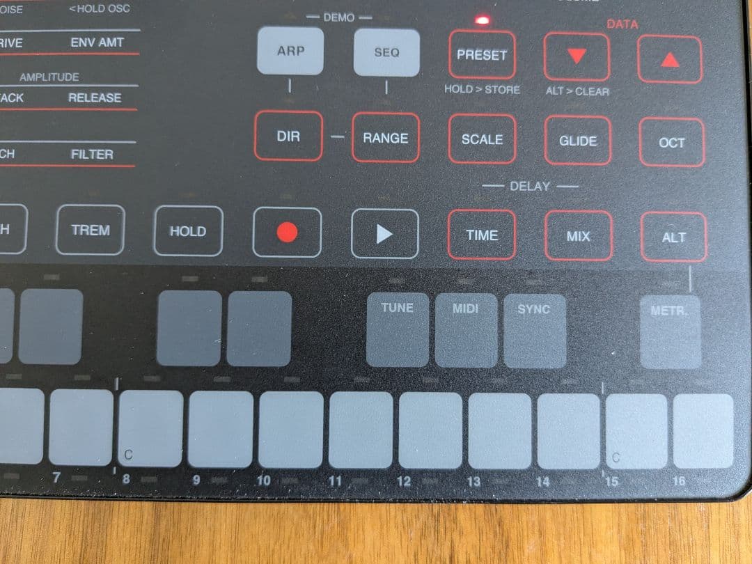 UNO Synth アナログシンセサイザー