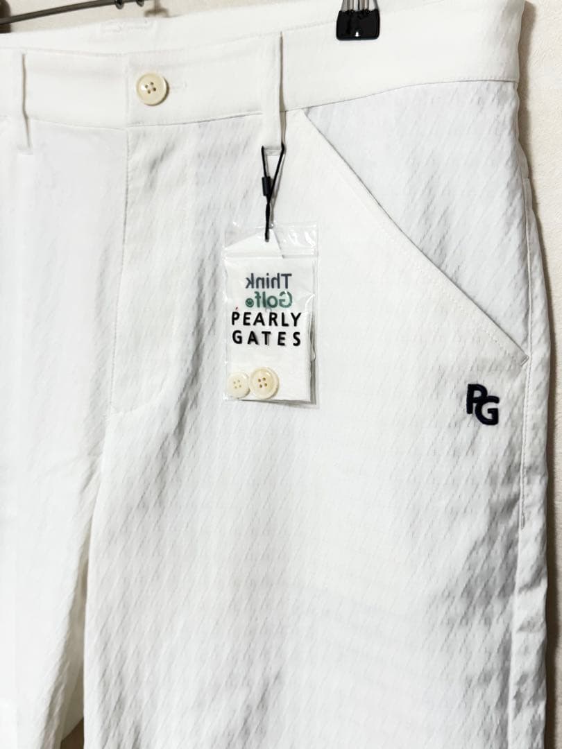 【新品未使用】パーリーゲイツ　ハーフパンツ　筆記体　サイズ6（LL）　ホワイト