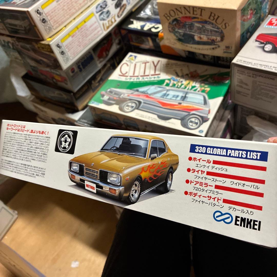 青島HOTROD 330 GLORIA プラモデル