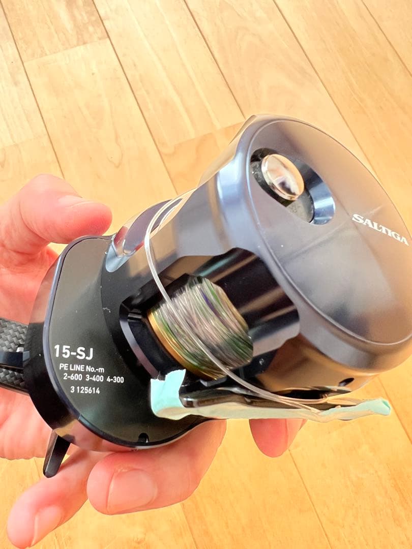 【新品未使用】22SALTIGA 15-SJ 右ハンドル、替えスプール付