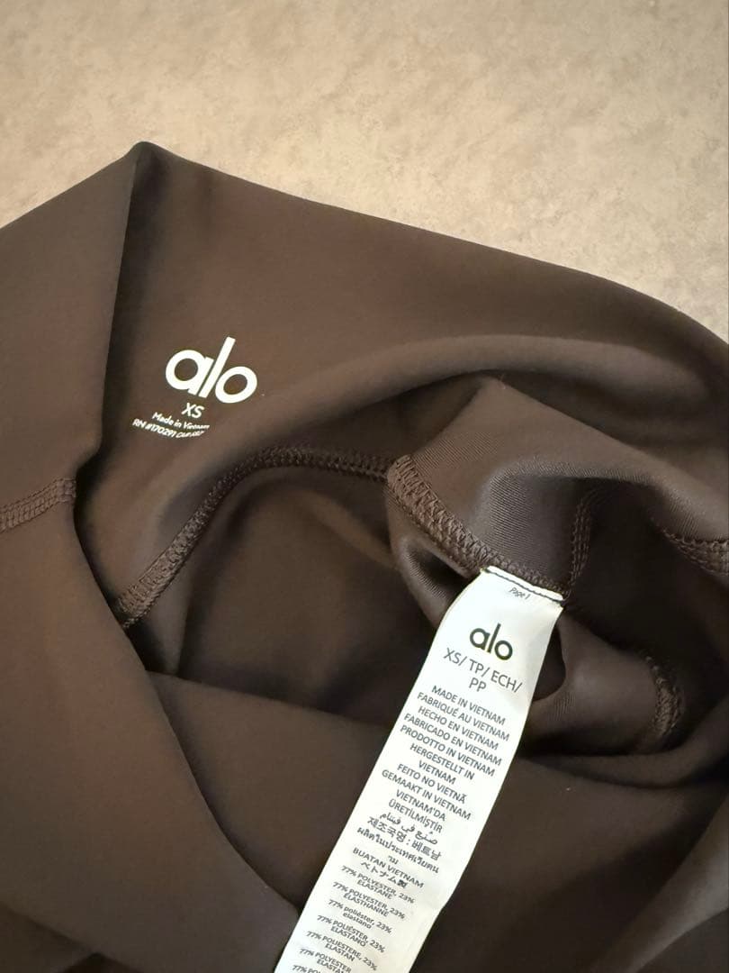 XS alo ダークブラウン ショートパンツ