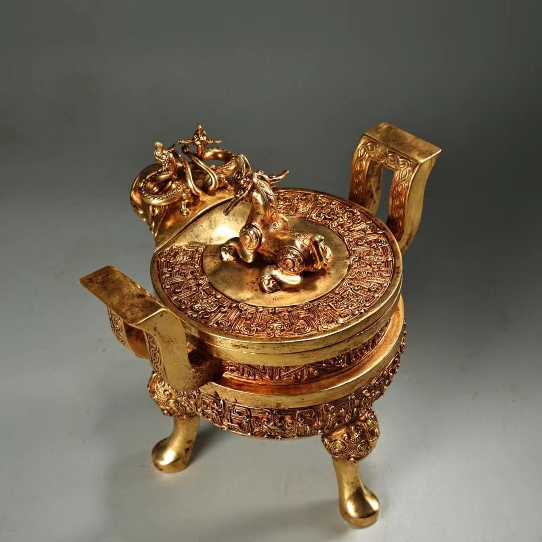 中国古美術・旧蔵鎏金獣面円鼎炉・純銅細密彫・純手作り・高浮彫・置物・茶道具・文房