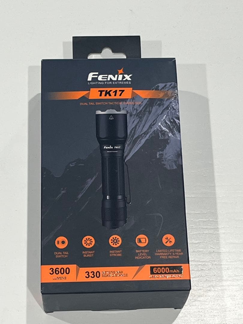 最終値下　FENIXフェニックス　TK17 タクティカルフラッシュライト