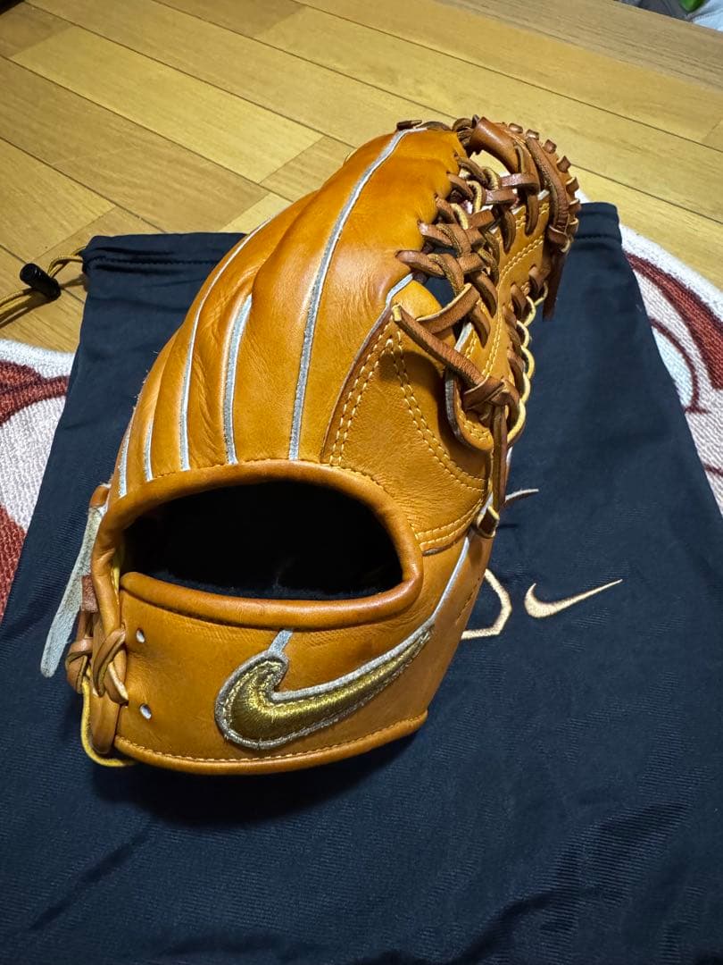 NIKE 謝道硬式外野用