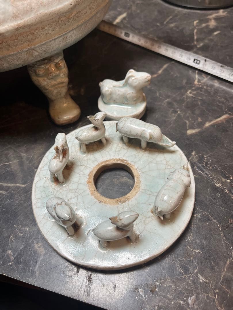 白磁香炉、獣形香炉、白磁獣形印文（はくじじゅうけいいんもんけい） 中国・景徳鎮製