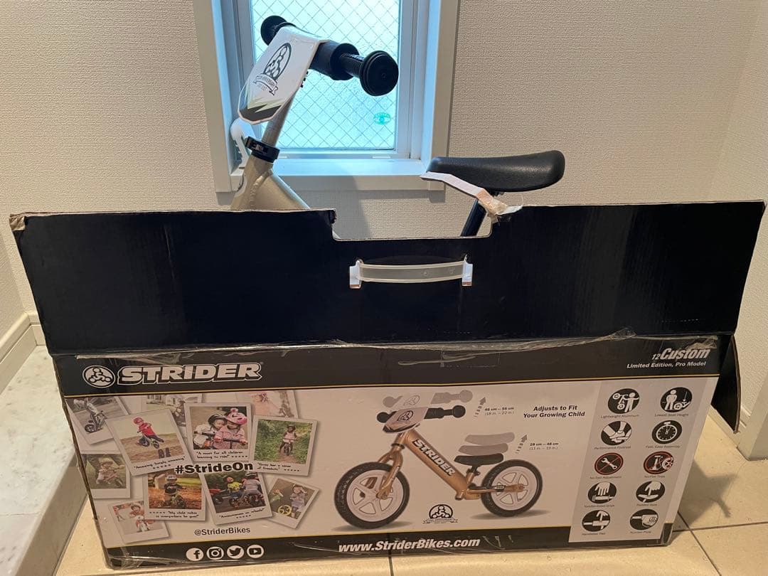 ストライダー　シャンパンゴールド