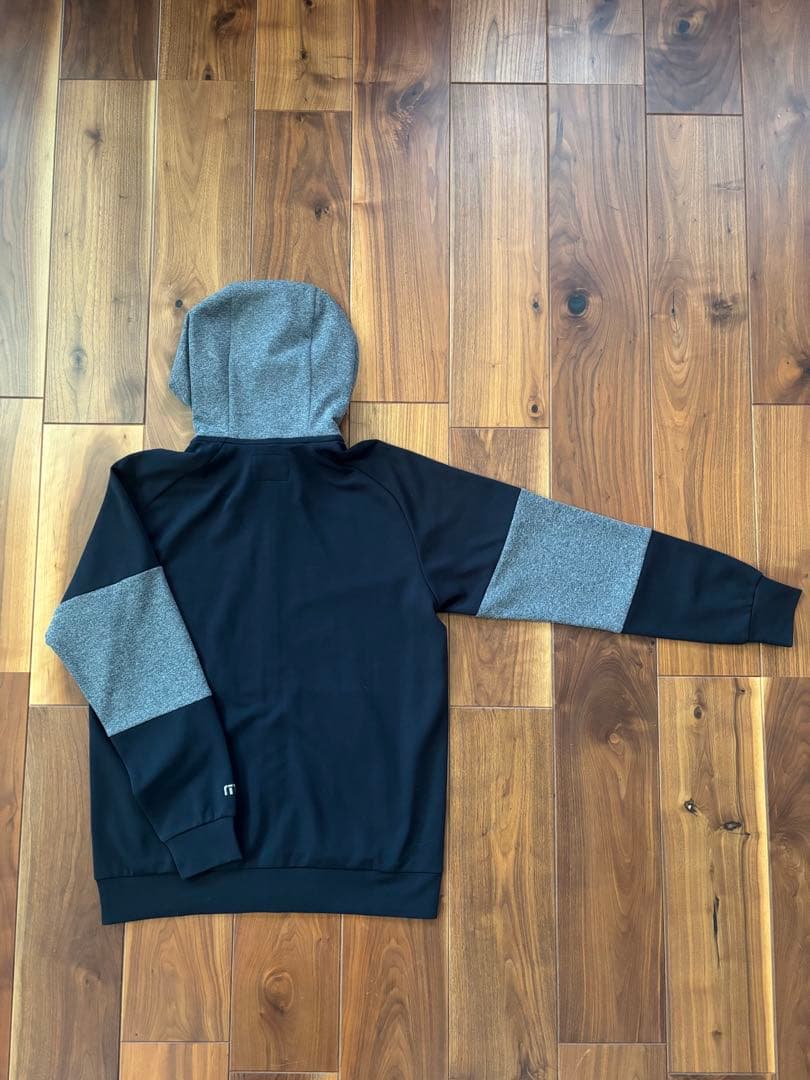 【美品】TravisMathew/トラビスマシュー　ストレッチパーカー