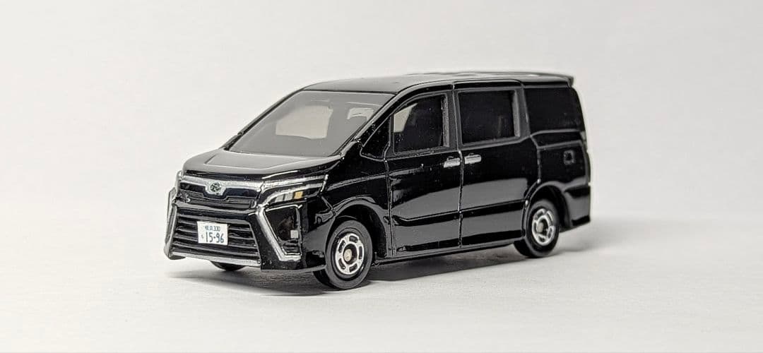 〘改造〙トミカ 115 ヴォクシー 煌3 80系 202ブラック