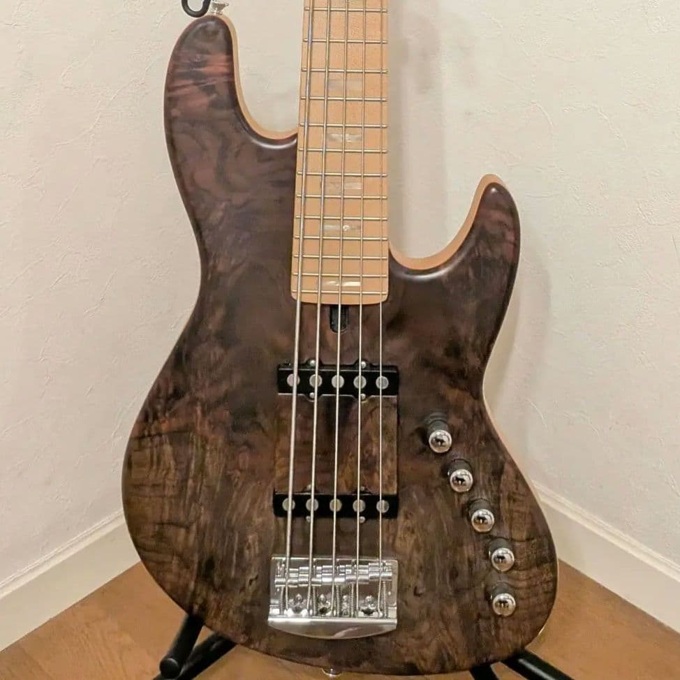 Maruszczyk Elwood L Custom 5弦ベース