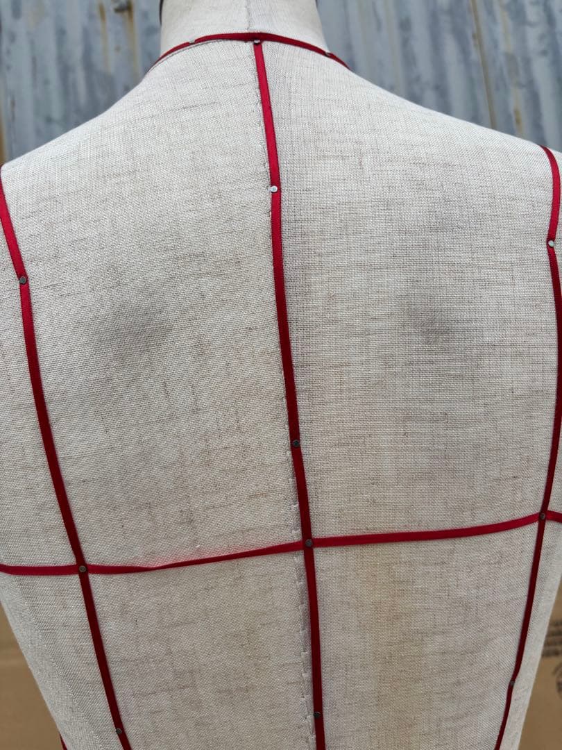 夢八トルソー　トルソーボディマネキン　ボディーライン入り洋装ソーイング卓上