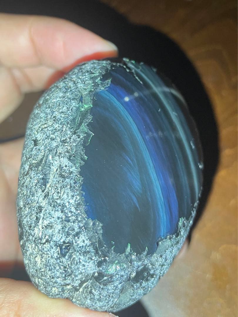 研磨品　十勝石玲瓏　複合色レインボーオブシディアン