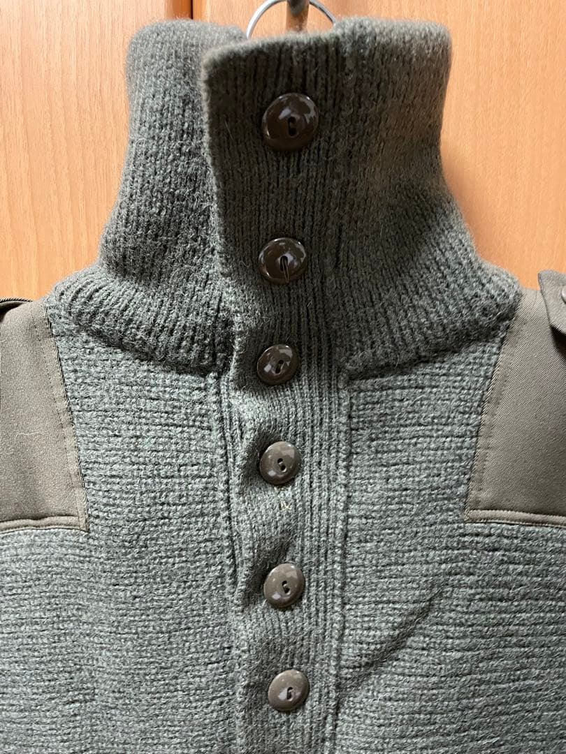 オーストラリア軍セーターschurwolle  HEERESEIGENTUM