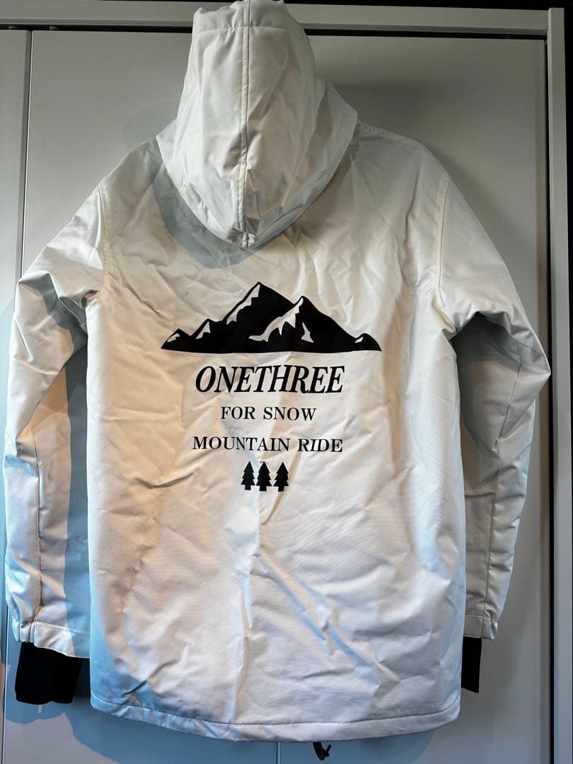 ONETHREE(ワンスリー) スノーウェア上下セット(ホワイト&ベージュ)美品