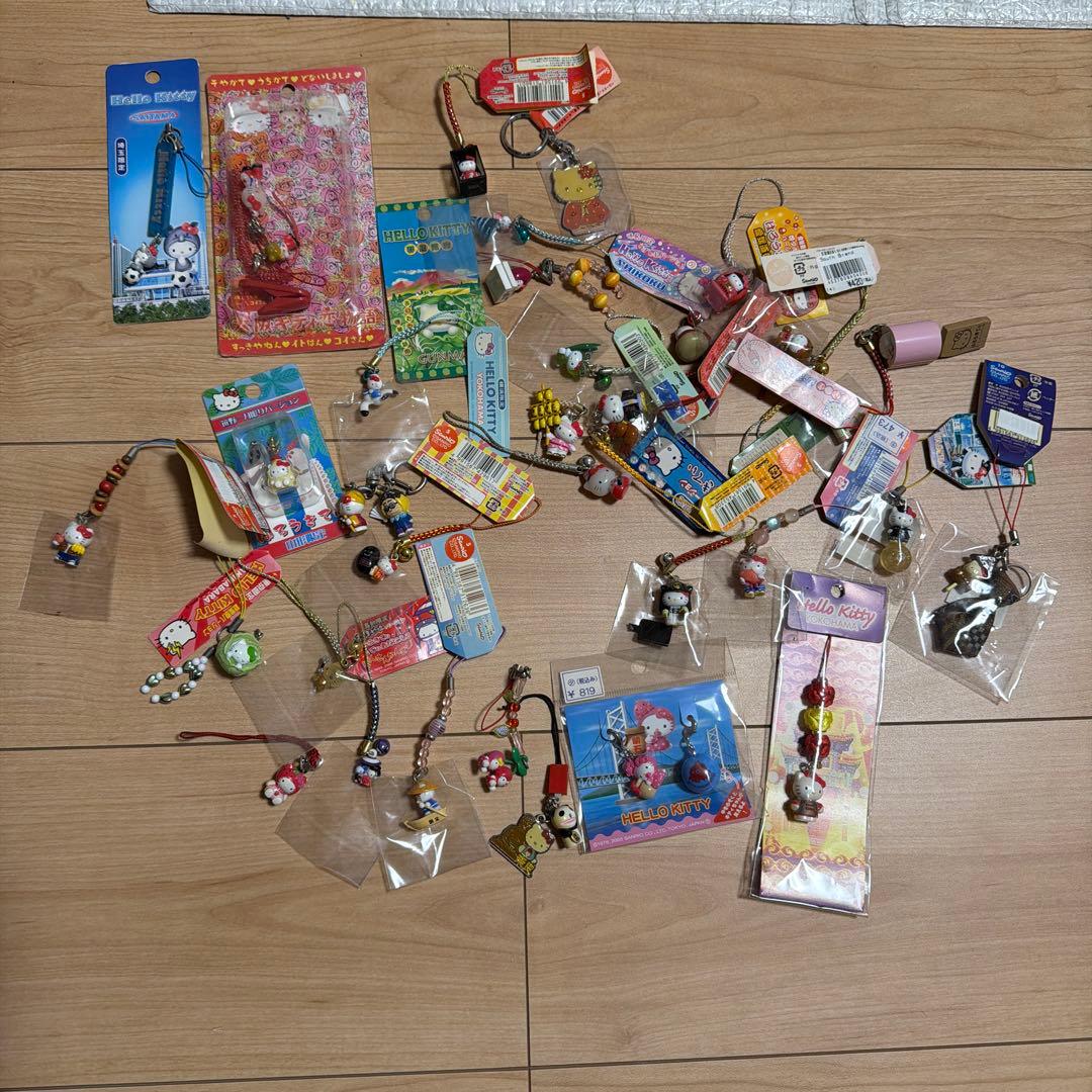 ハローキティ ストラップ セット ご当地　レア　35セットまとめ売り