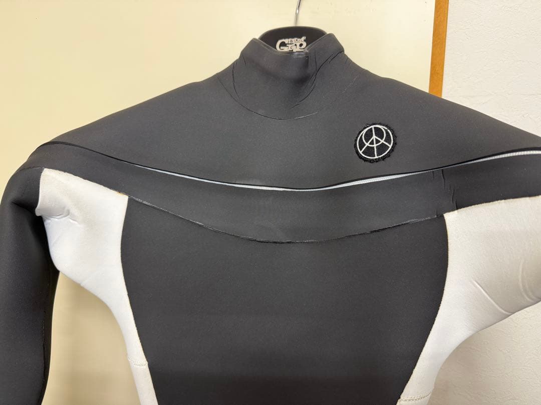 リンコン　フルスーツ ブラック/ホワイト　新品、 未使用ALL3m胸、背中ラバー