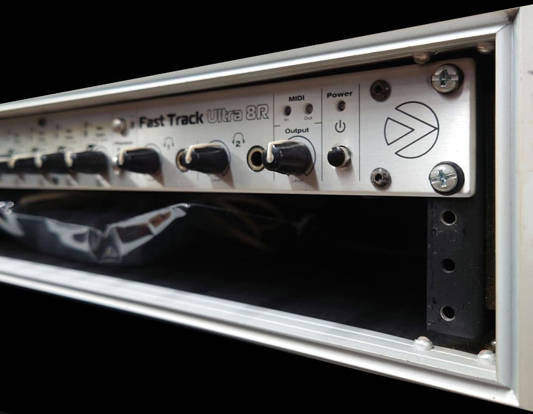 M-AUDIO Fast Track Ultra 8Rオーディオインターフェイス