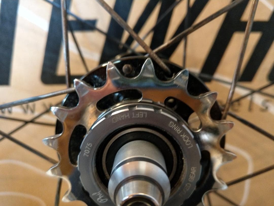 【未使用に近い】BROTURES　F-RIM × Philハブ　ピストホイール