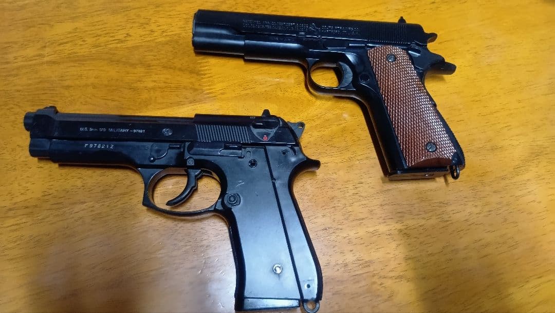 東京マルイ ★コルトガバメント★ベレッタ★中古２丁セット
