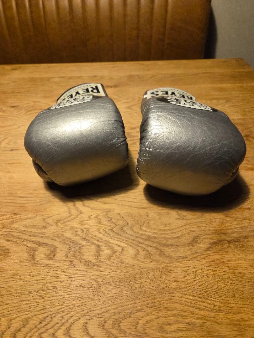REYES ボクシンググローブ シルバー 8オンス