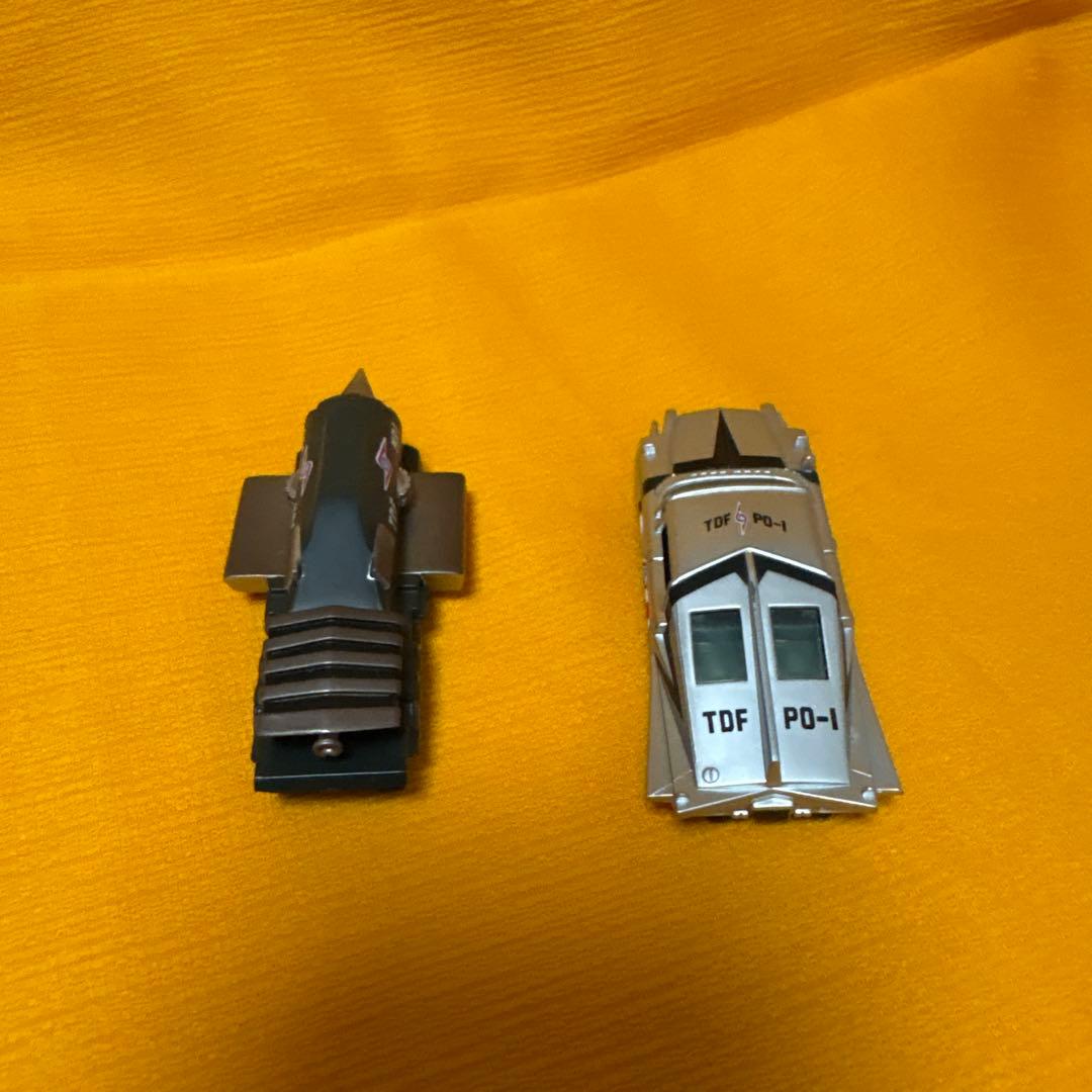 ウルトラ怪獣名鑑5体セット＋ポインターとマグマライザー