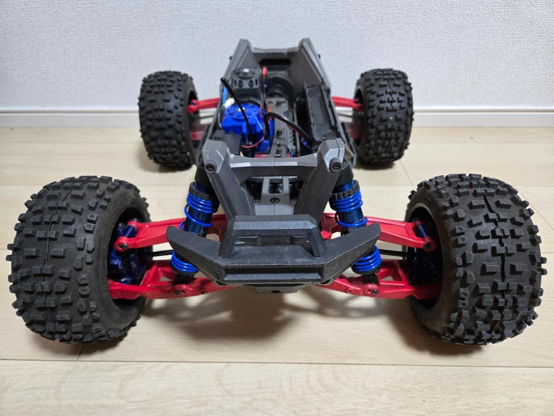 トラクサス　マックス　TRAXXAS　MAXX　ほぼフルオプション仕様。