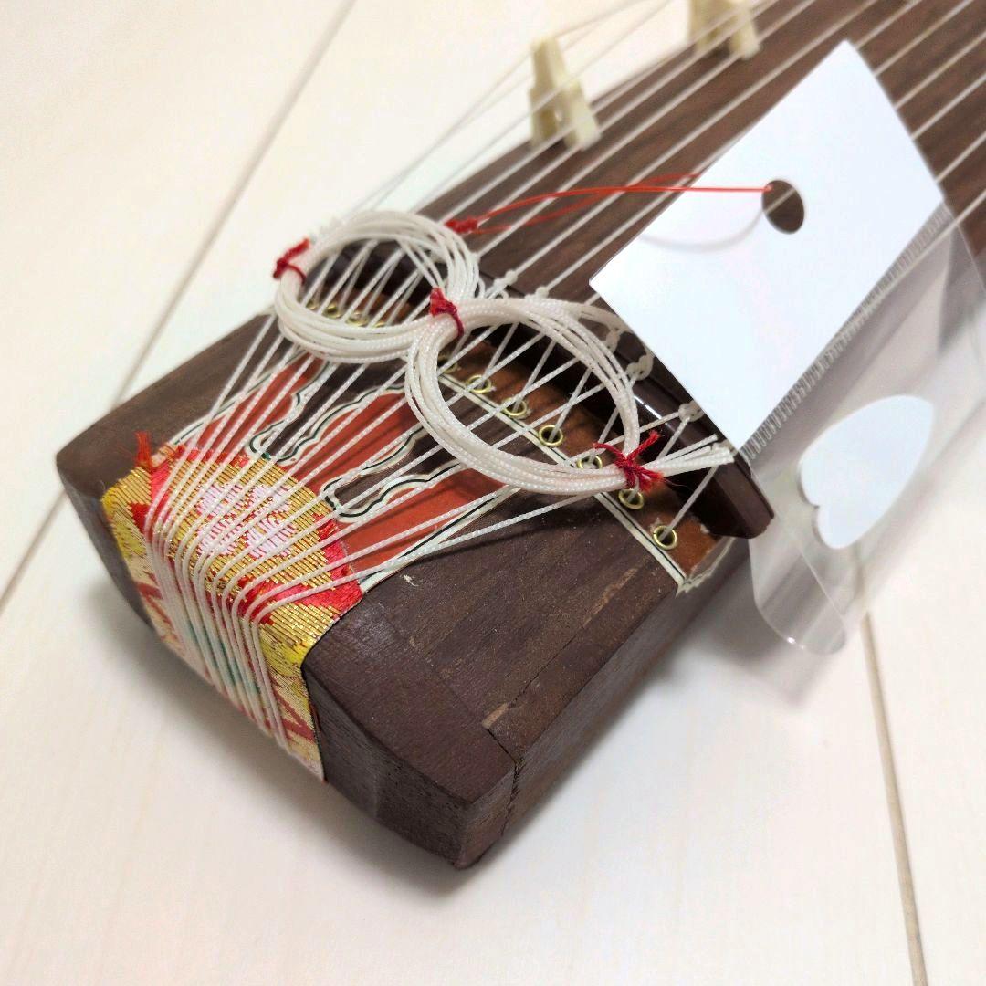 小梅　ミニ琴　短琴　木製琴　和楽器　13弦　アンティーク　台座付き