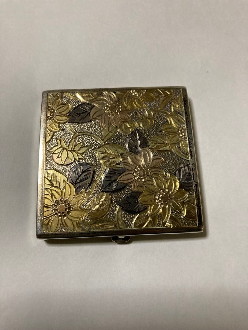 レトロシルバー（ S I L V E R)コンパクト