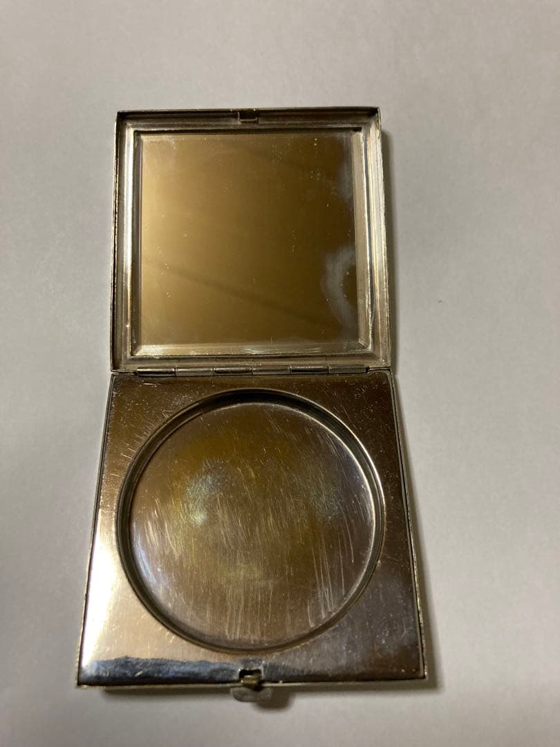 レトロシルバー（ S I L V E R)コンパクト