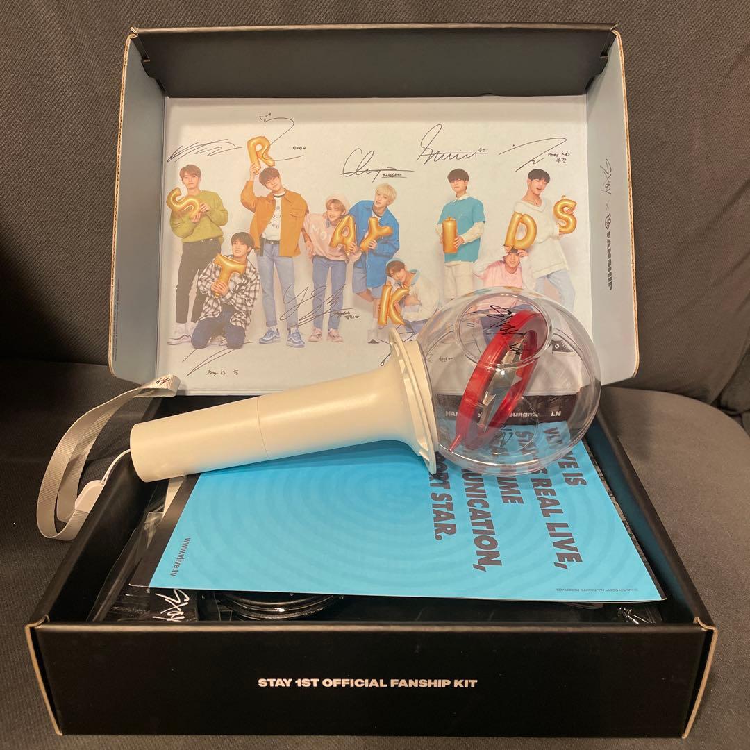 STAY 1ST OFFICIAL FANSHP KITとペンライト