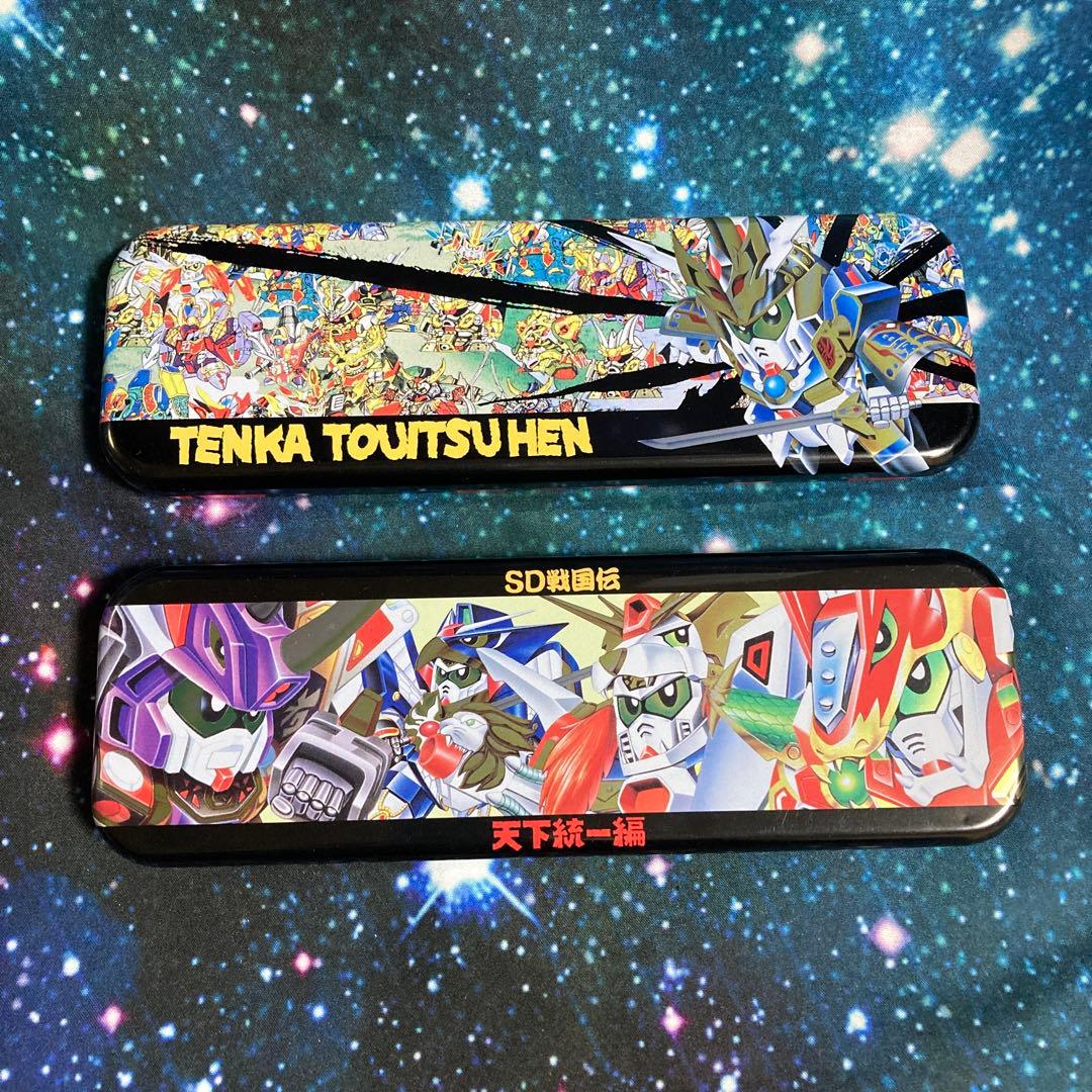 SDガンダムの缶ペンセット（ナイトガンダム、武者ガンダム　ペンケース）