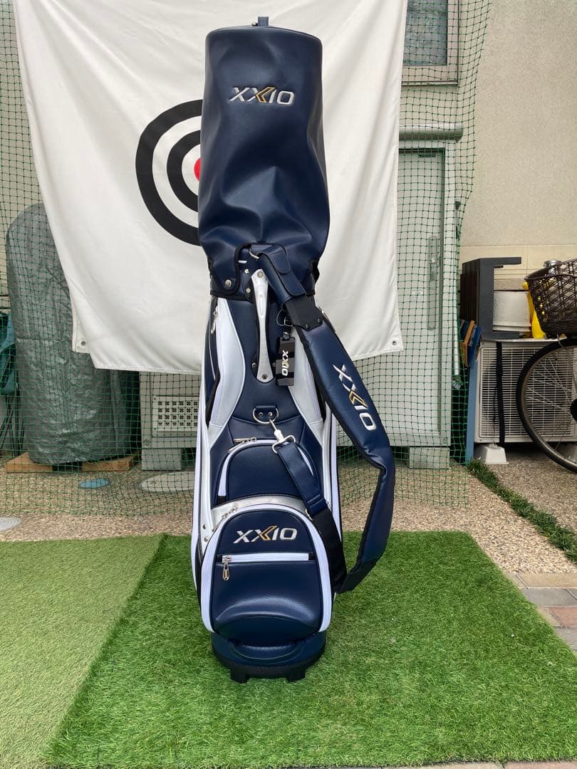 極美品XXIOプロモデルレプリカキャディーバッグ ネイビー/ホワイト未使用に近い