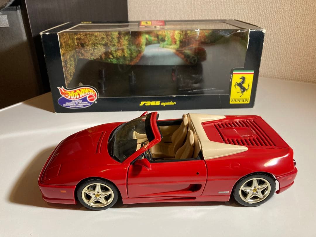 ミニカー FERRARI F 355 SPIDER 1:18