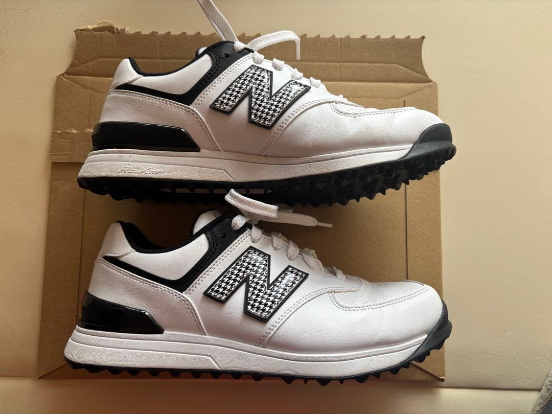 ニューバランス　ゴルフシューズ スパイクレス UGS574M3