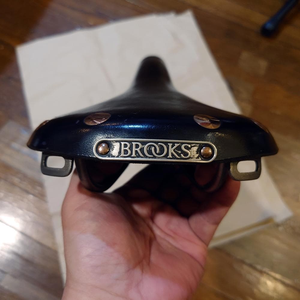 超希少 激レア BROOKS SWIFT ブラック ”チタン” 特典付き
