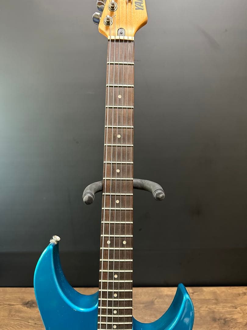 YAMAHA　ADVANCED FORM　YGX-121D　エレキギター