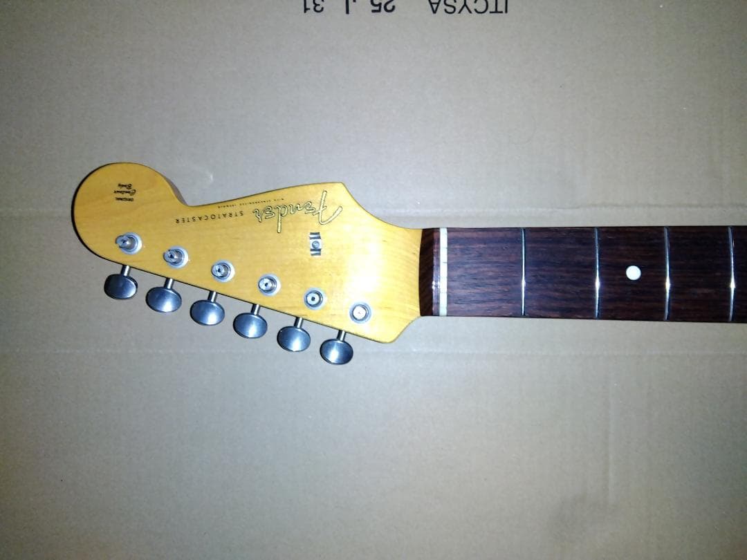 Classic Special 60s Stratocasterのボディとネック