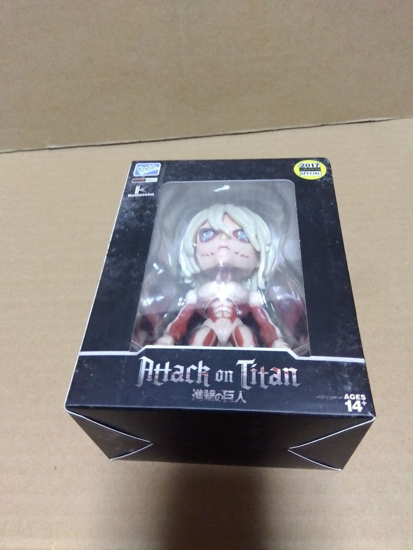 進撃の巨人　女型の巨人　フィギュア
