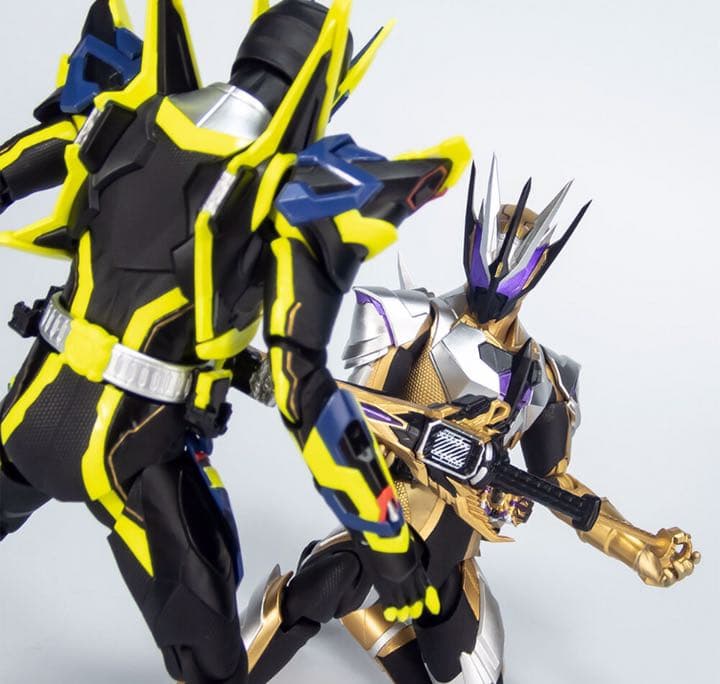 フィギュアーツ 仮面ライダーゼロワン シャイニングアサルトホッパー＆サウザー