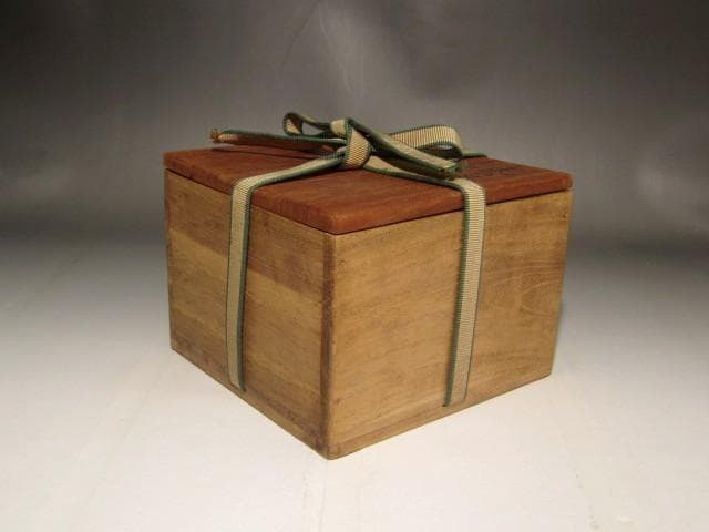 (期間限定セール！）千家十職　永楽善五郎　乾山写松絵茶碗　趣のある作品 s253