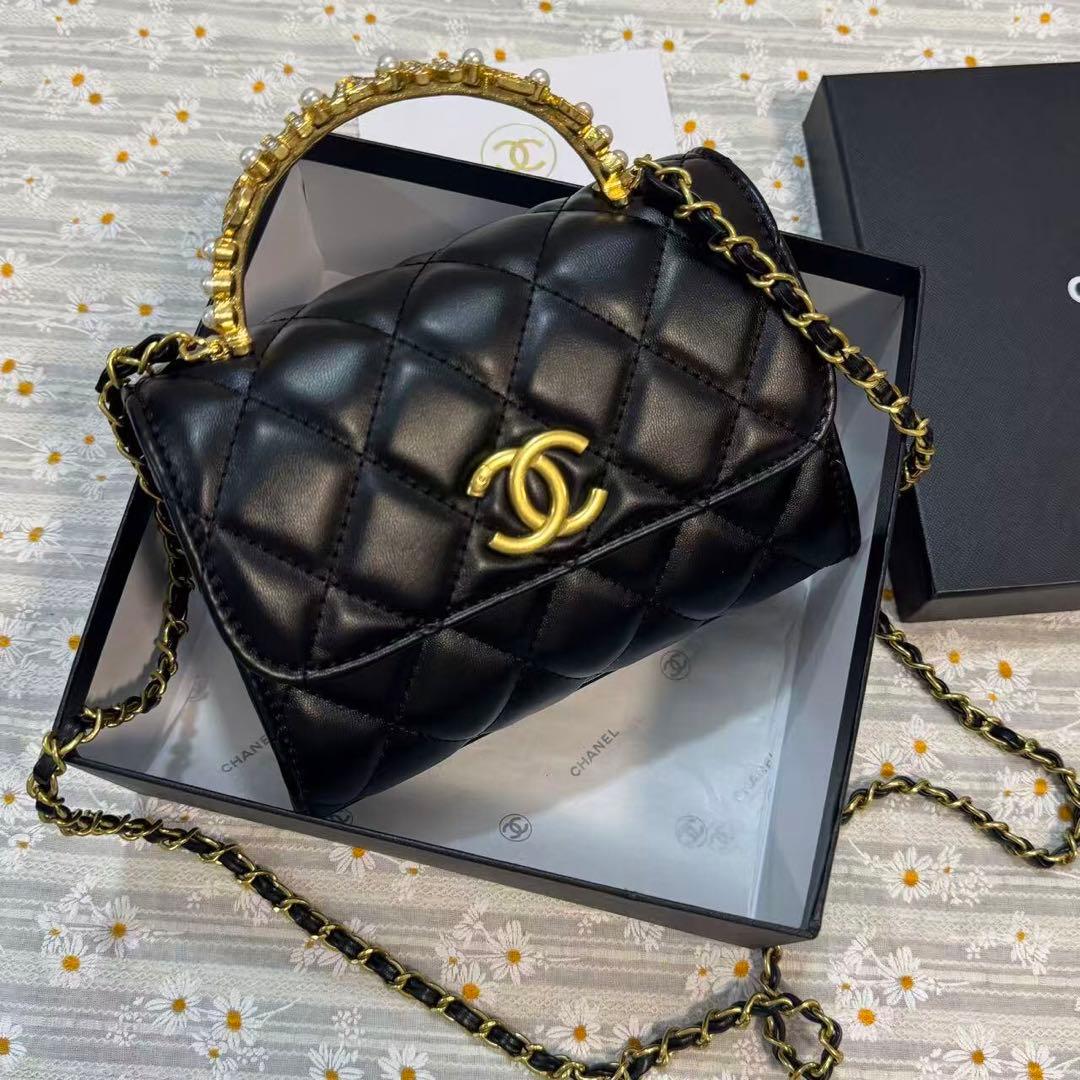 値下げしました！ノベルティ キルティング ショルダーバッグ ブラック VIP限定