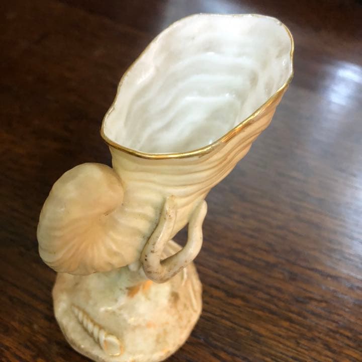 ロイヤルウースター 英国アンティーク ブラッシュアイボリー 花瓶 花器 金彩