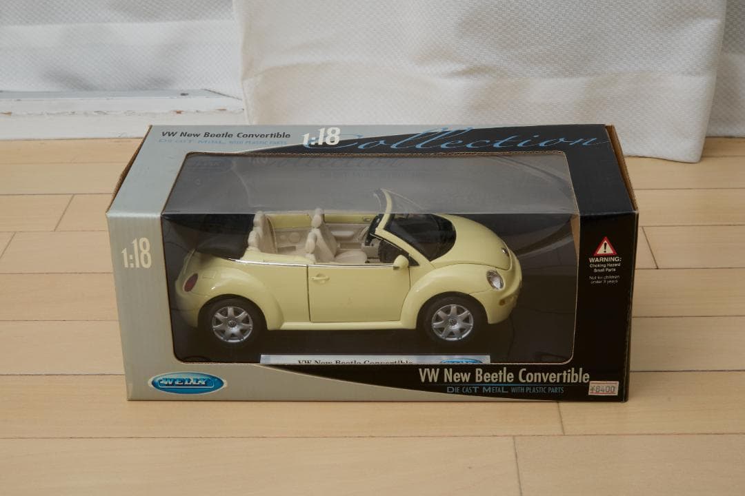 ミニカー Welly - VW New Beetle Convertible 1:18