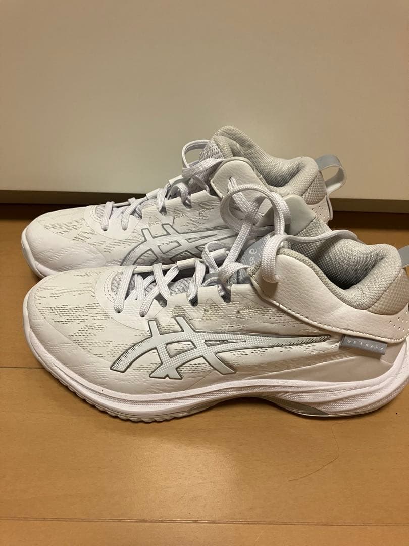 ASICS バスケットボールシューズ ホワイト
