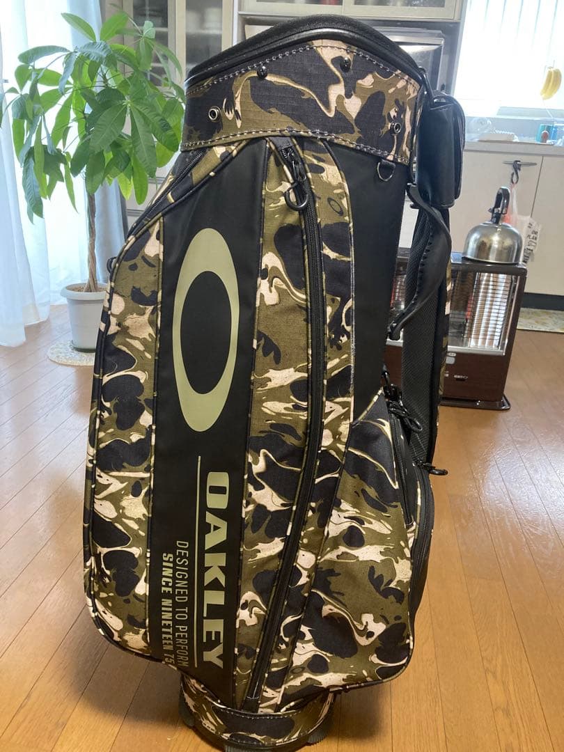 やぁちゃん　OAKLEY 迷彩柄 カモ柄　キャディバッグ