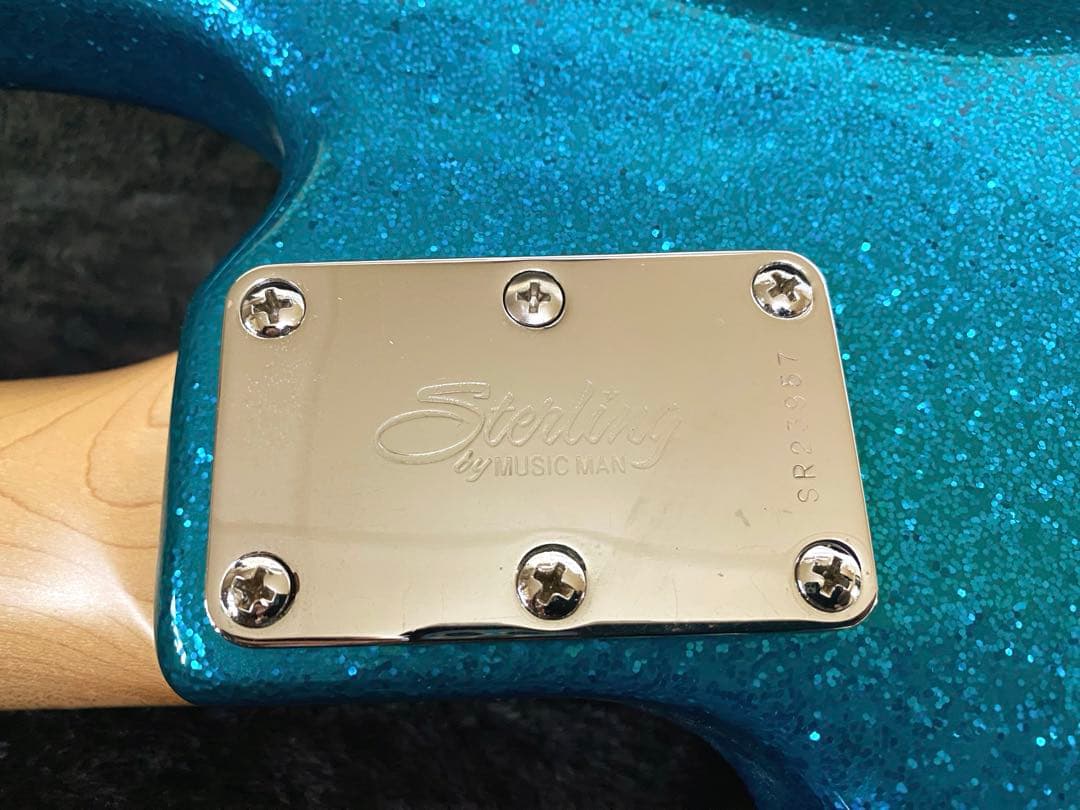 ベース Musicman RAY34 Blue Sparkle Sterling