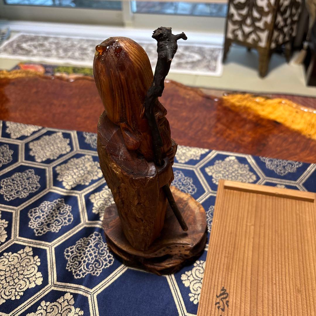 木製老人彫刻 杖付き 伝統的