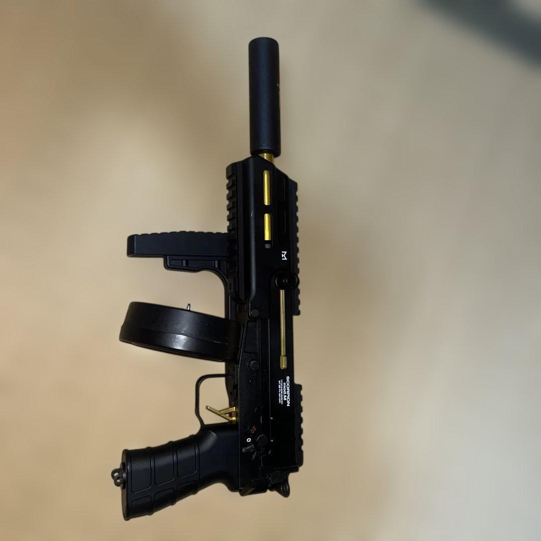 S*U様 東京マルイ　スコーピオン　ゴールデン　デルタフォースサイレンサー　ドラ