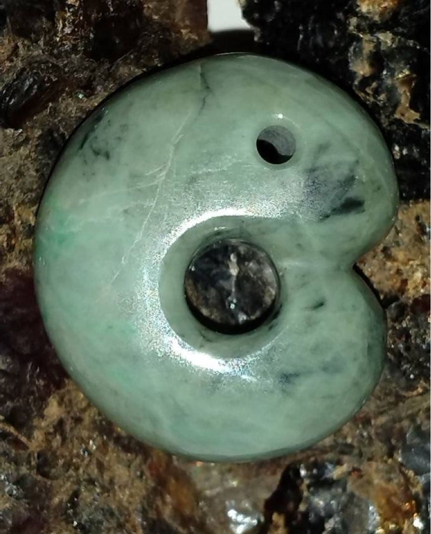 糸魚川翡翠 希少入手困難最上一級品 勾玉 ジェイド