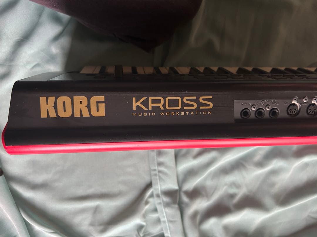KORG KROSS-61 （電源コード/専用バッグ付き）